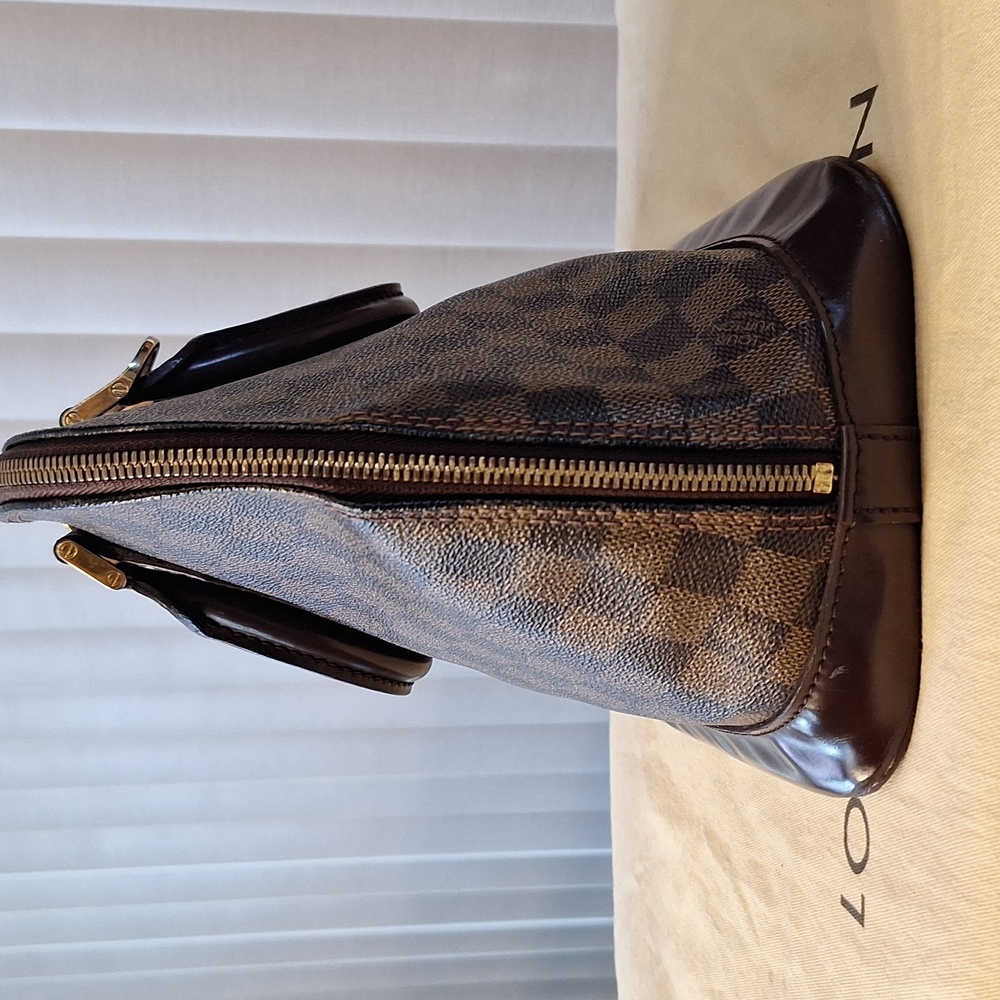Louis Vuitton Alma - Picture 9 of 16
